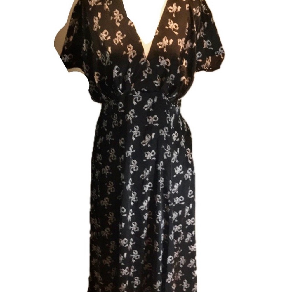 “BETSY JOHNSON” BOW PATTERN  NAVY AND WHITE DRESS.
